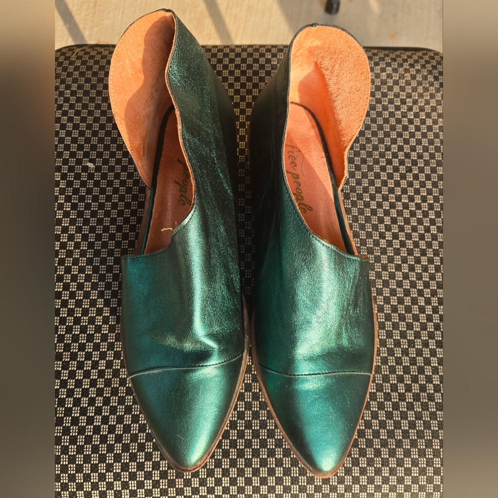 Free People Metallic Green Loafers New - Picture 2 of 6